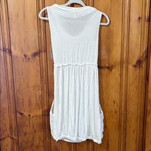 H&B Made in Italy - White Draped Sleeveless Dress - Soft and Comfy - Picture 6 of 6